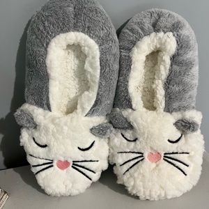 Fuzzy Babba Slippers Gray Kitty Cat House Shoes One Size New